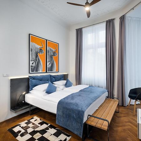 Mooo Downtown Aparthotel Praha Bagian luar foto