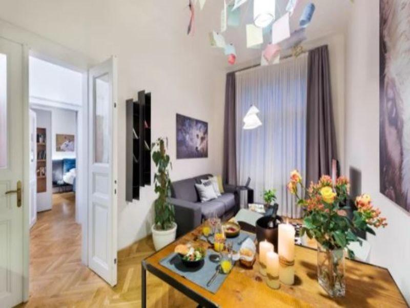 Mooo Downtown Aparthotel Praha Bagian luar foto