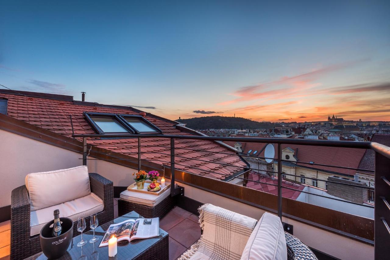 Mooo Downtown Aparthotel Praha Bagian luar foto