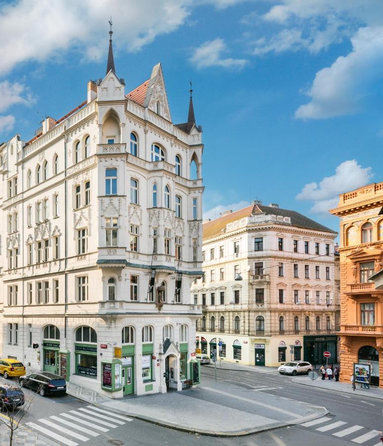 Mooo Downtown Aparthotel Praha Bagian luar foto