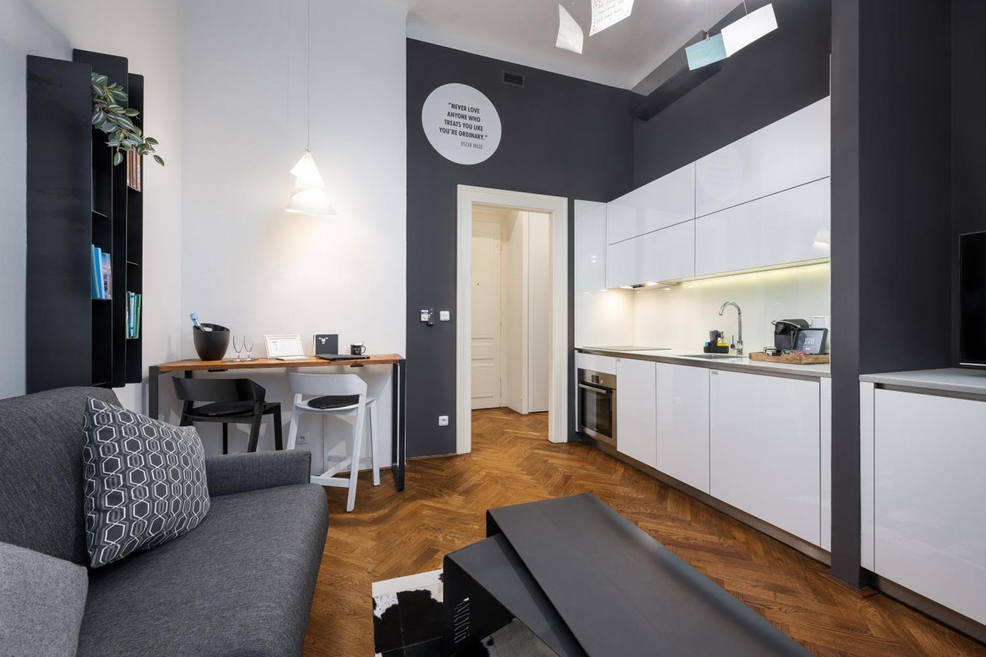 Mooo Downtown Aparthotel Praha Bagian luar foto
