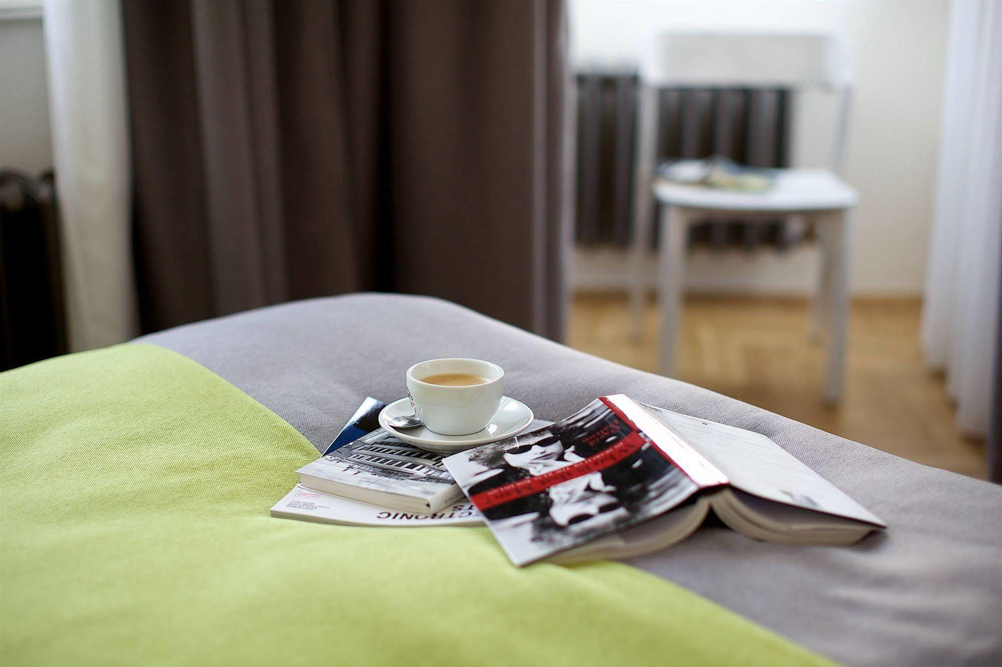 Mooo Downtown Aparthotel Praha Bagian luar foto