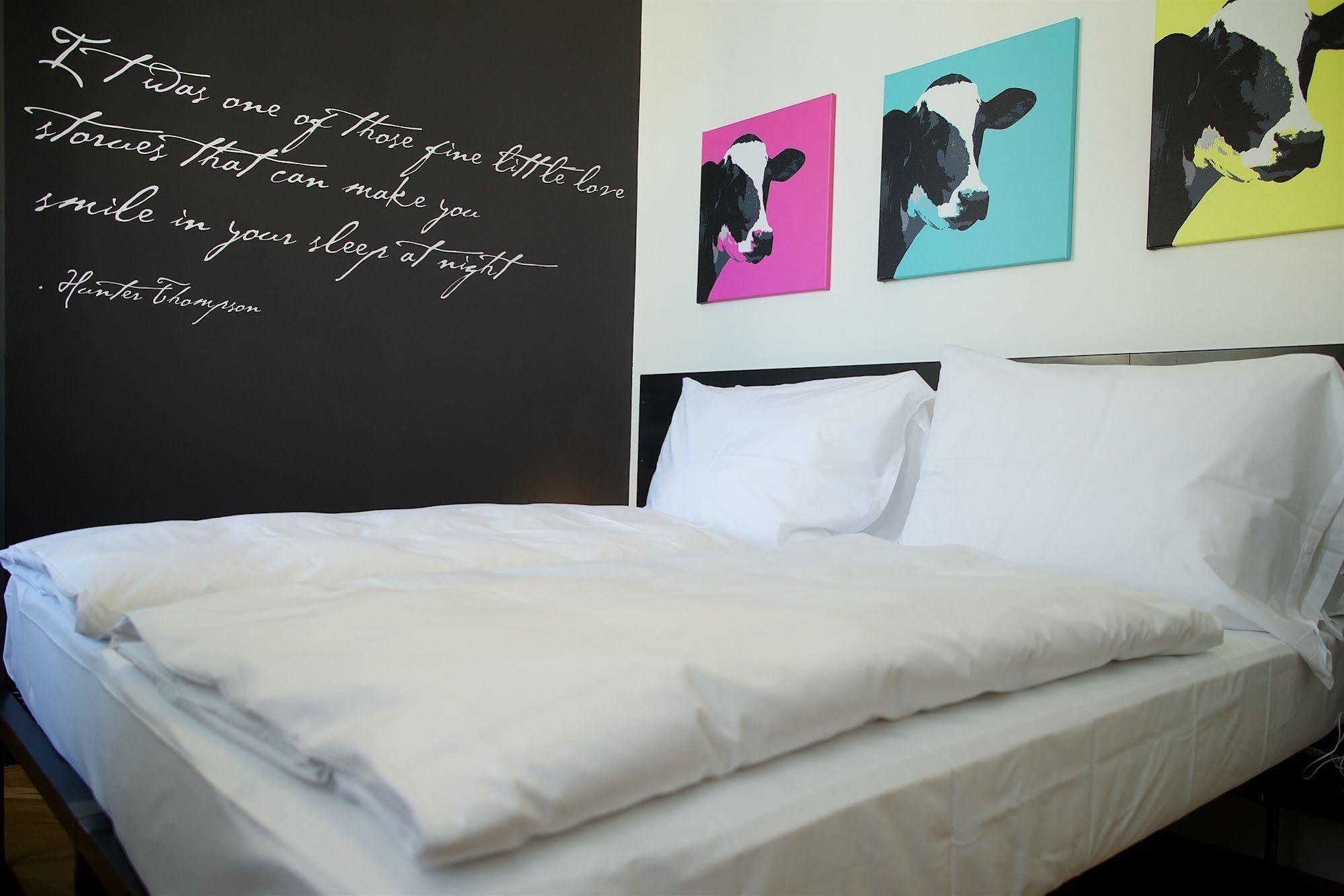 Mooo Downtown Aparthotel Praha Bagian luar foto