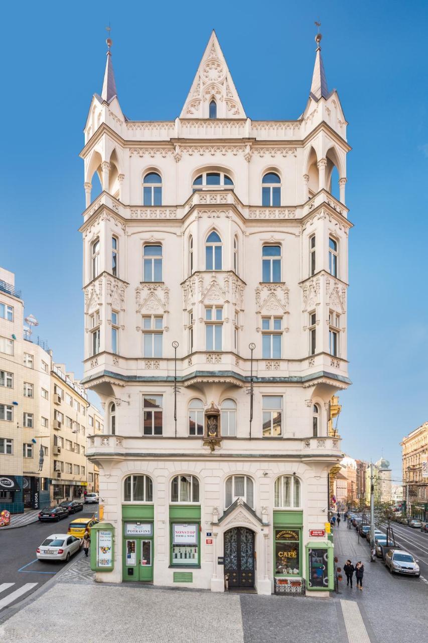 Mooo Downtown Aparthotel Praha Bagian luar foto